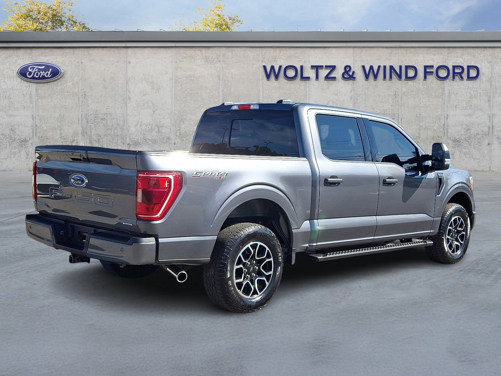 Certified 2022 Ford F150 XLT w/ Equipment Group 302A High image 4