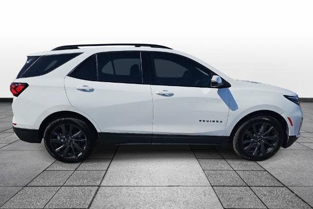 Used 2022 Chevrolet Equinox RS w/ Infotainment Package FWD image 4
