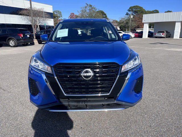 Used 2022 Nissan Kicks SV image 3