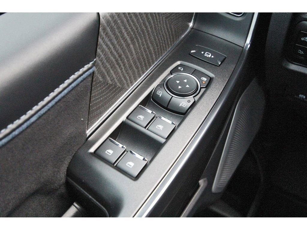 Certified 2025 Ford F350 Platinum w/ FX4 Off-Road Package AWD/4WD image 21