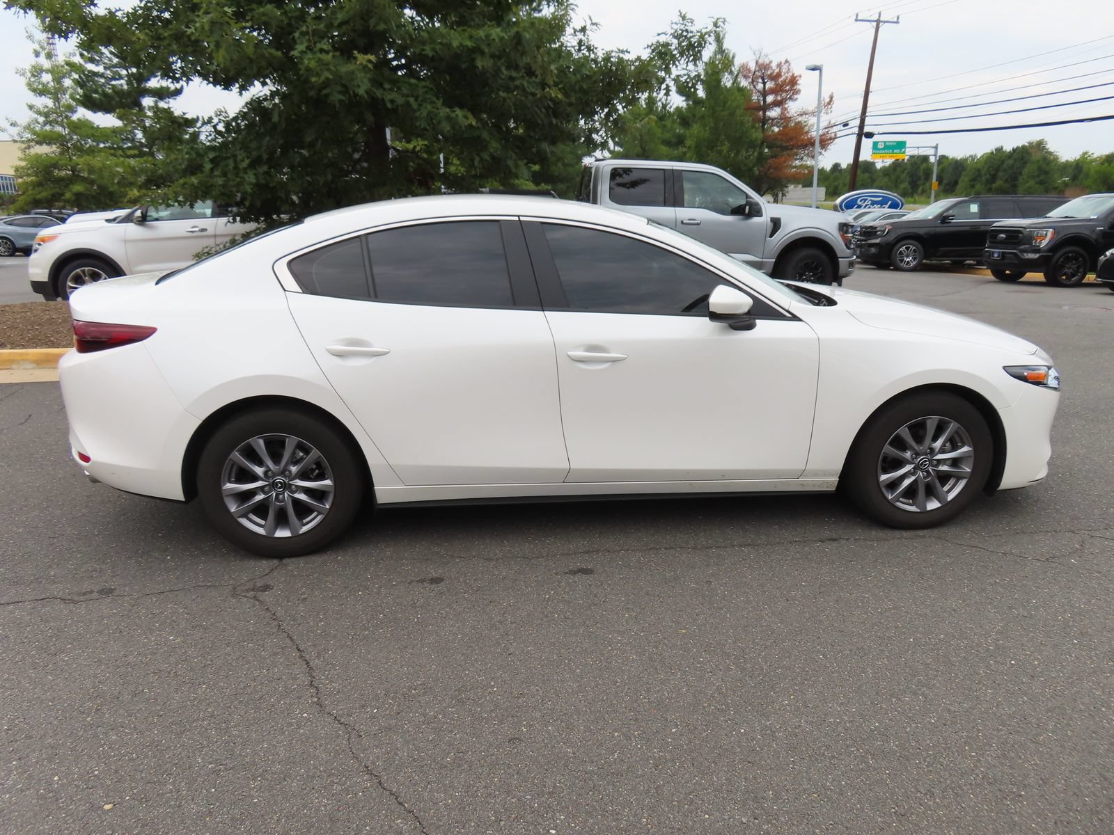 Used 2020 MAZDA MAZDA3 Sedan FWD image 13