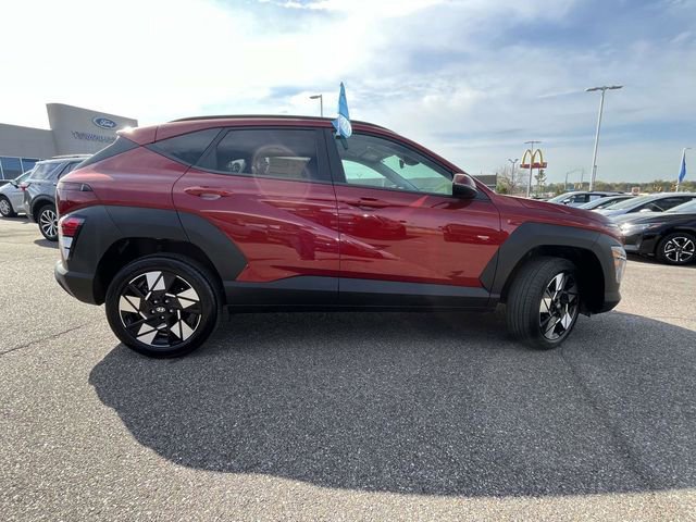 Used 2025 Hyundai Kona SEL AWD/4WD image 2