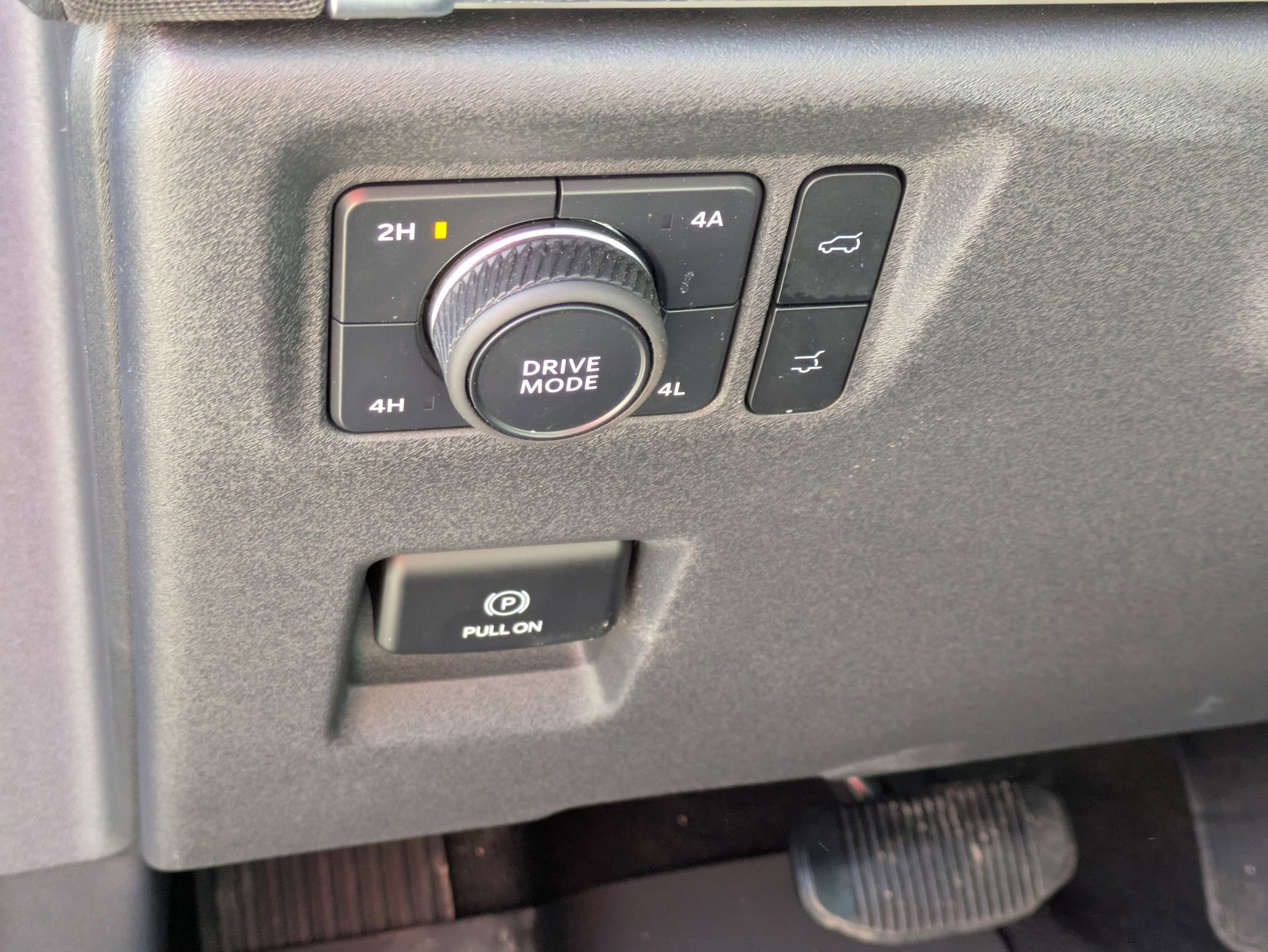 Certified 2025 Ford Expedition Platinum w/ Driver's Package image 18