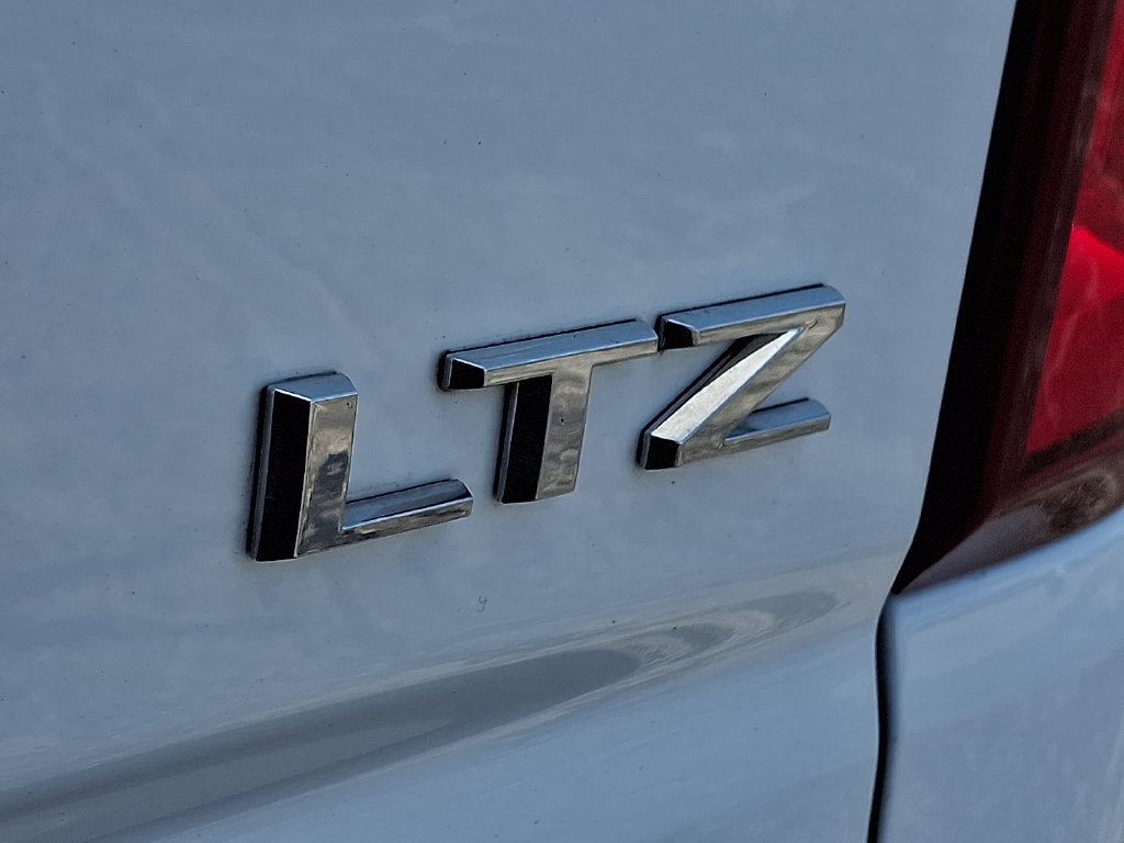Used 2024 Chevrolet Silverado 1500 LTZ AWD/4WD image 29