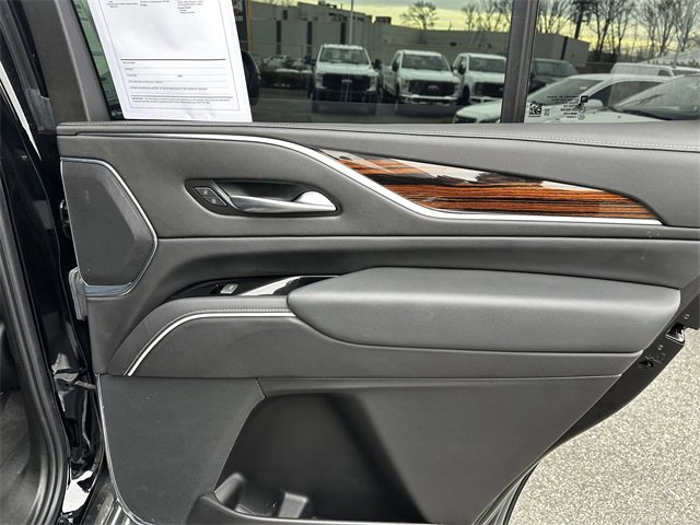 Used 2023 Cadillac Escalade Premium Luxury image 41