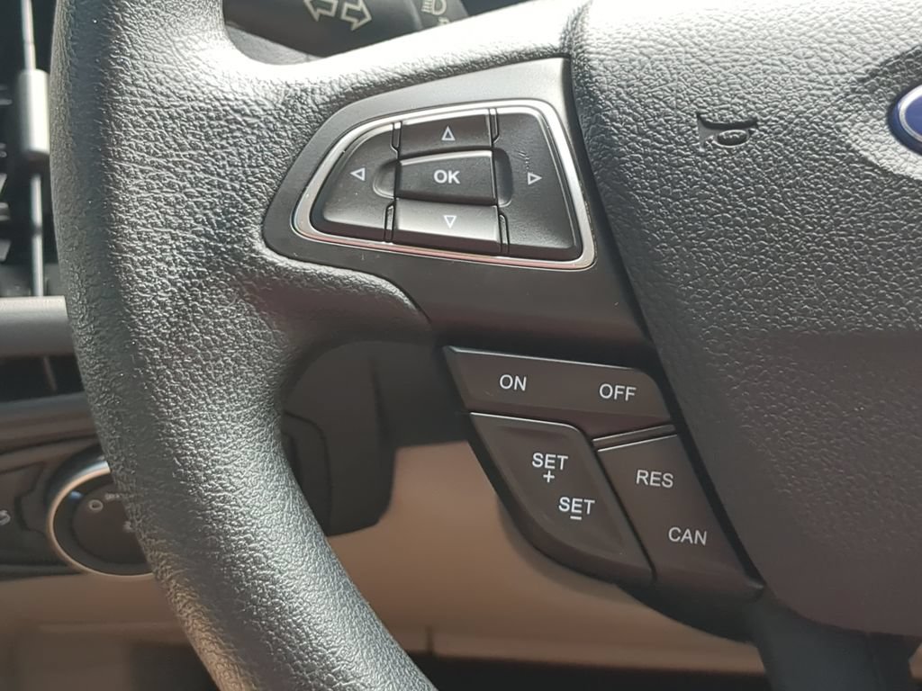 Certified 2018 Ford Focus SE FWD image 20