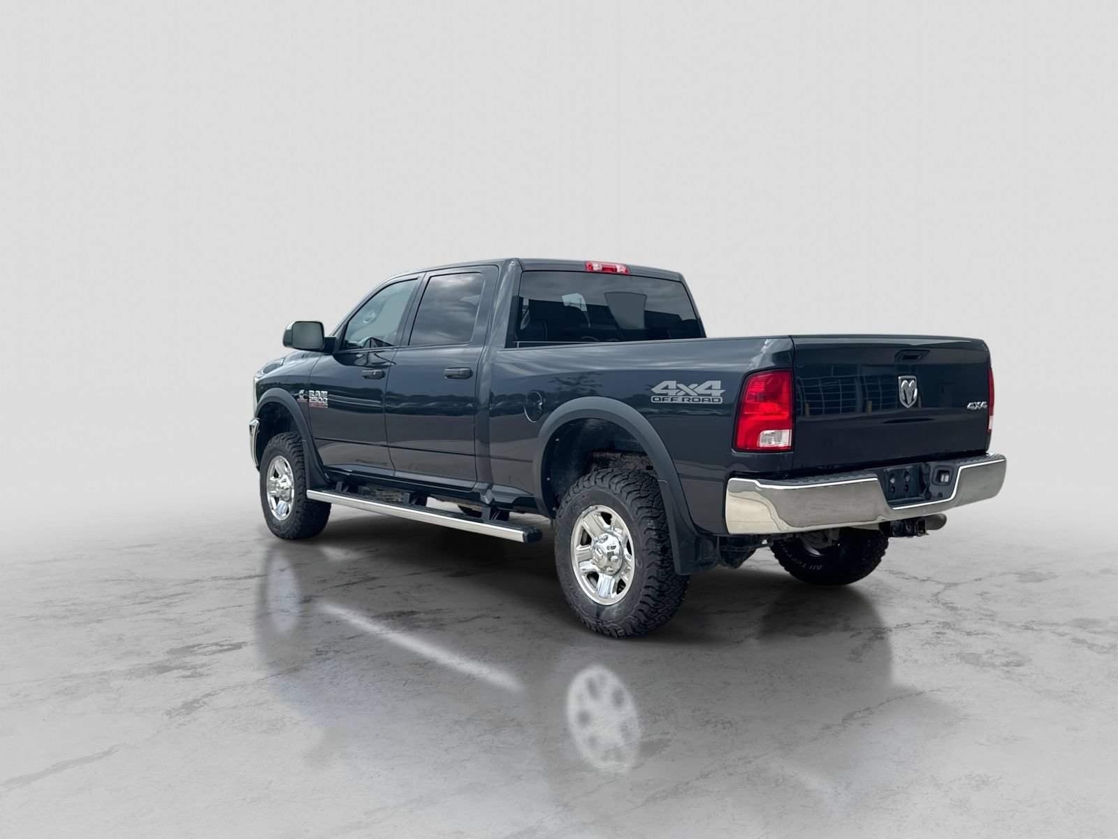 Used 2018 RAM 2500 Tradesman w/ Chrome Appearance Group AWD/4WD image 5