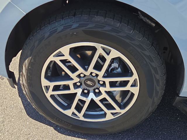 Certified 2025 Ford Expedition Active AWD/4WD image 32