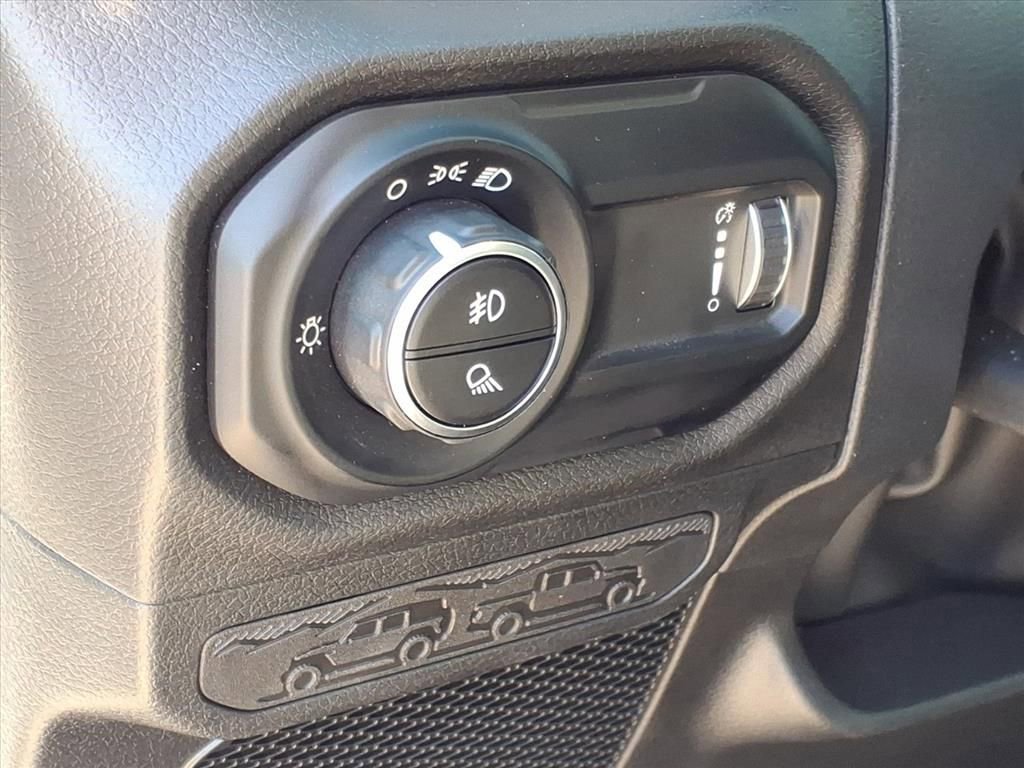 Used 2025 Jeep Gladiator Sport image 17