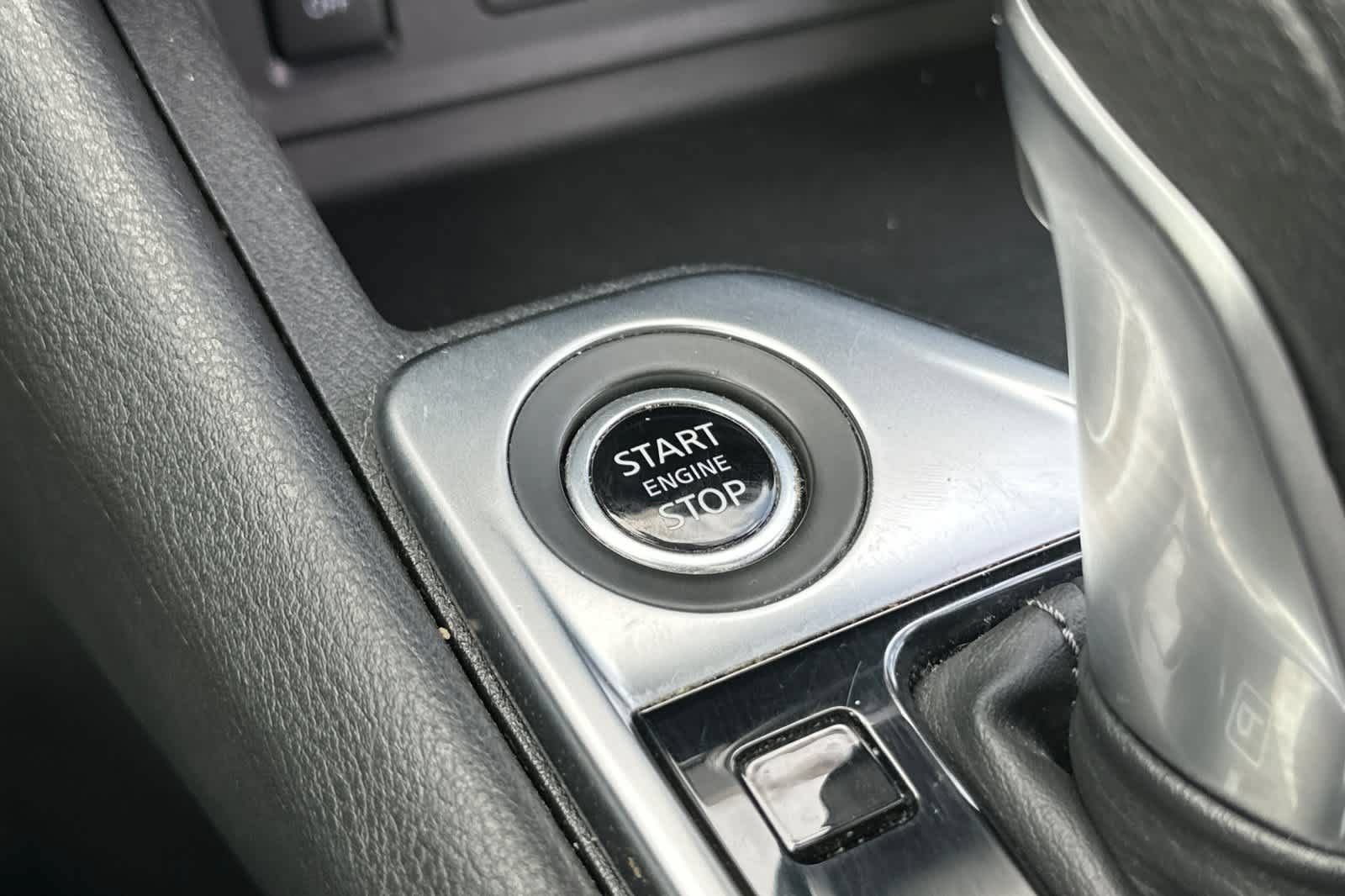 Used 2025 Nissan Sentra SV FWD image 22