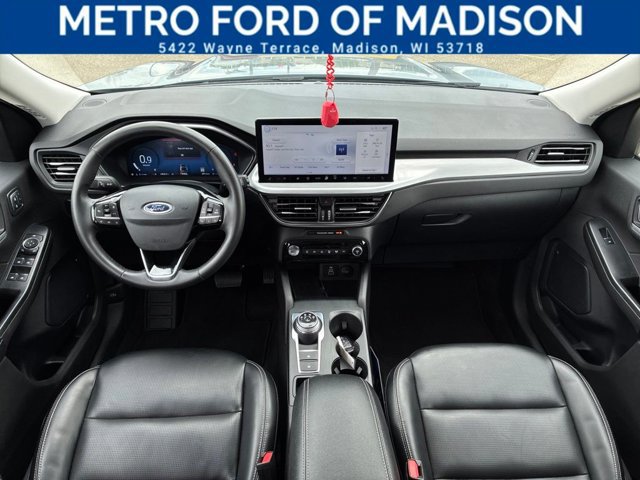 Certified 2024 Ford Escape Platinum AWD/4WD image 14