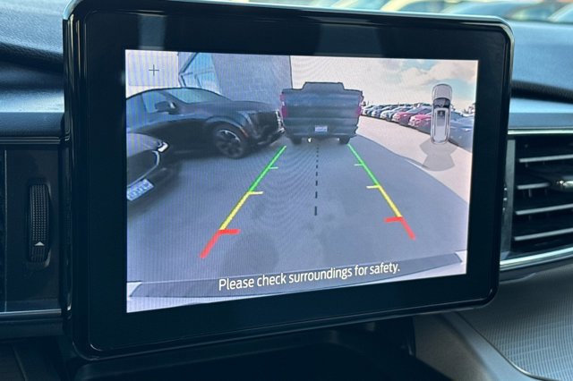 Certified 2022 Ford Explorer XLT w/ Equipment Group 202A image 27