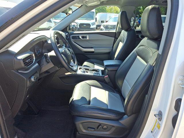 Certified 2022 Ford Explorer XLT w/ Equipment Group 202A image 15