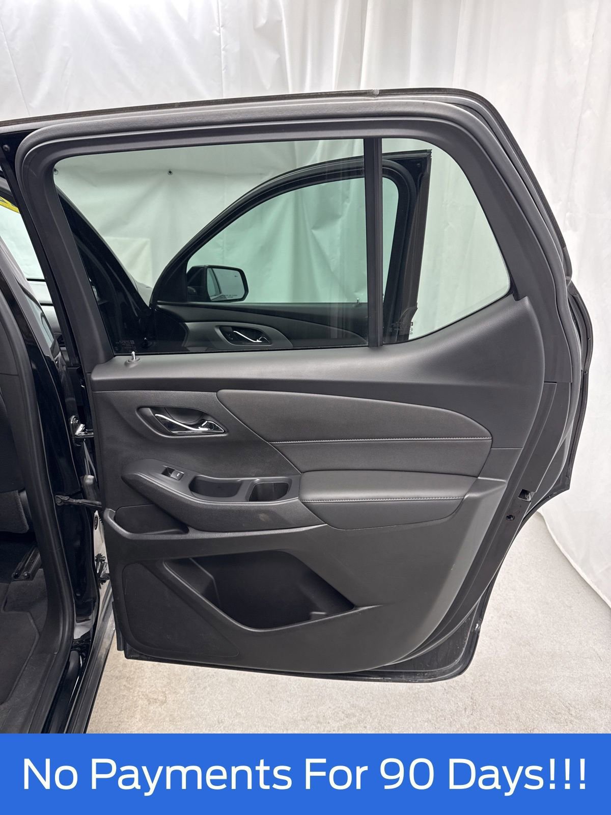 Used 2022 Chevrolet Traverse LT image 32