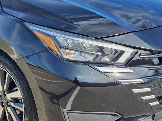 Used 2025 Nissan Versa SV image 9