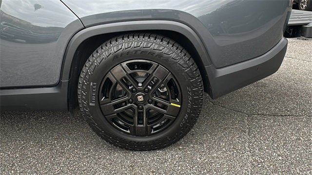 Used 2023 Rivian R1T Adventure image 20