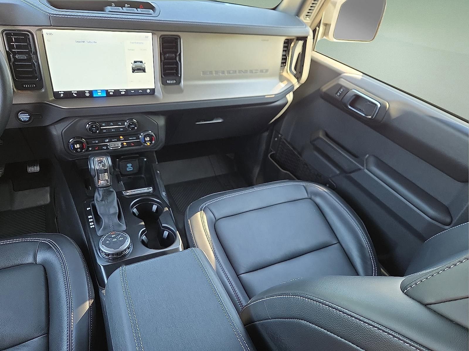 Certified 2025 Ford Bronco Outer Banks AWD/4WD image 12