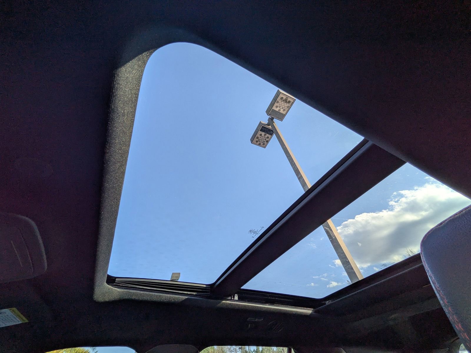 Certified 2023 Ford Explorer ST-Line w/ Class IV Trailer Tow Package image 24