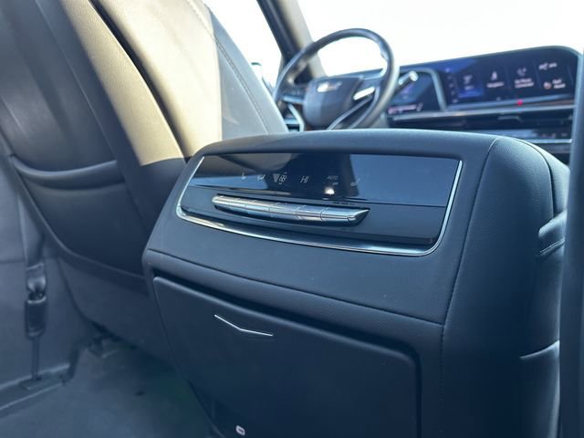 Used 2022 Cadillac Escalade Premium Luxury image 41