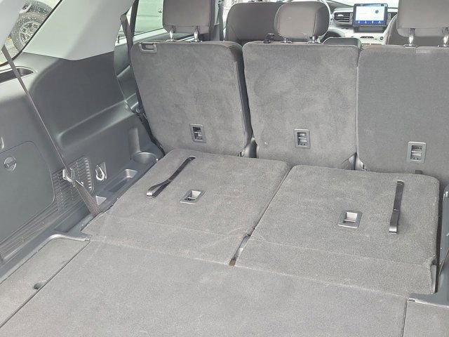 Certified 2023 Ford Explorer XLT RWD image 7