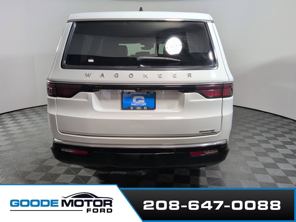Used 2024 Jeep Wagoneer L Series II AWD/4WD image 6