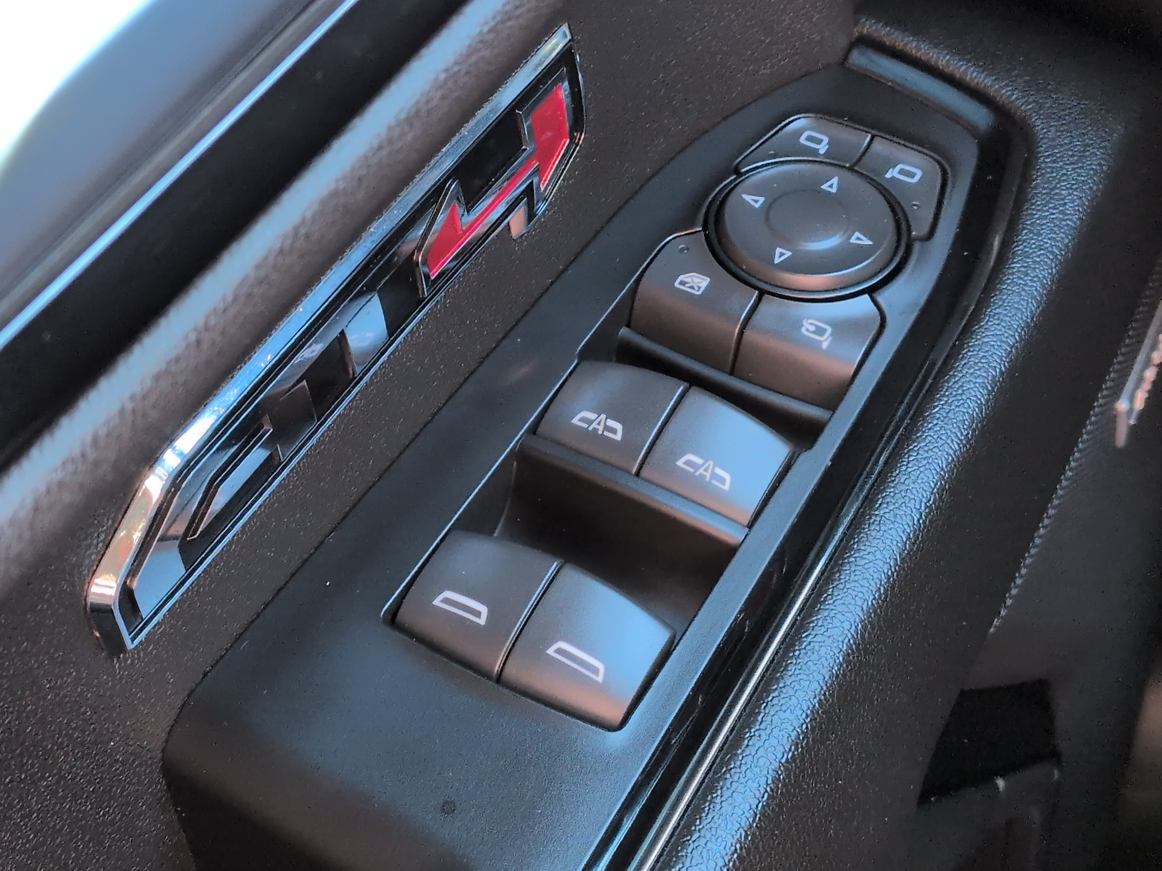 Used 2023 GMC Sierra 1500 AT4 w/ Technology Package AWD/4WD image 23