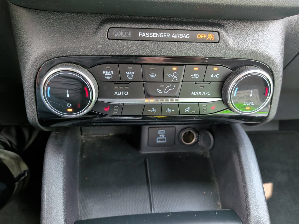 Certified 2022 Ford Escape SE w/ SE Sport Appearance Package AWD/4WD image 21