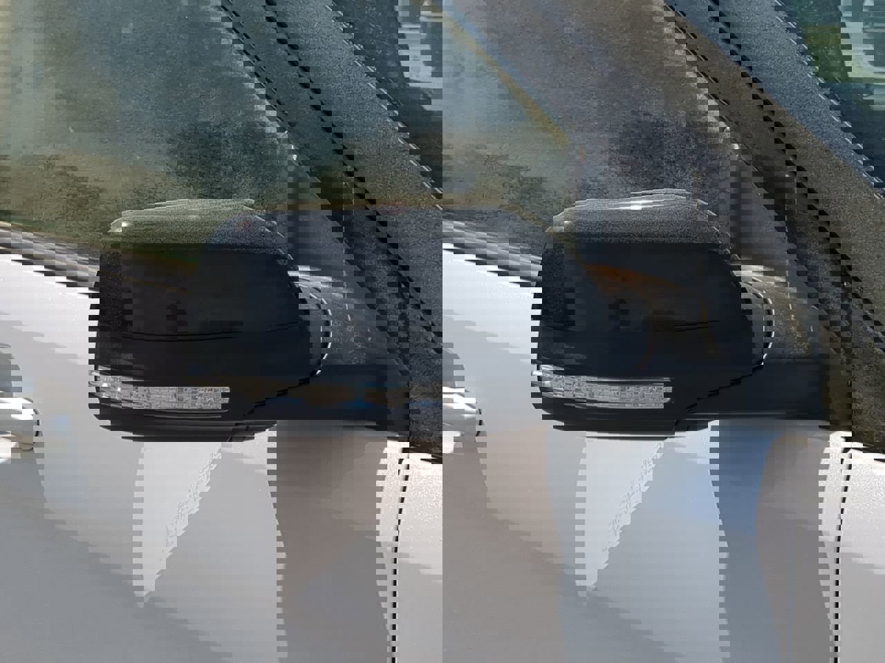 Certified 2018 Ford Explorer XLT w/ Equipment Group 202A image 10