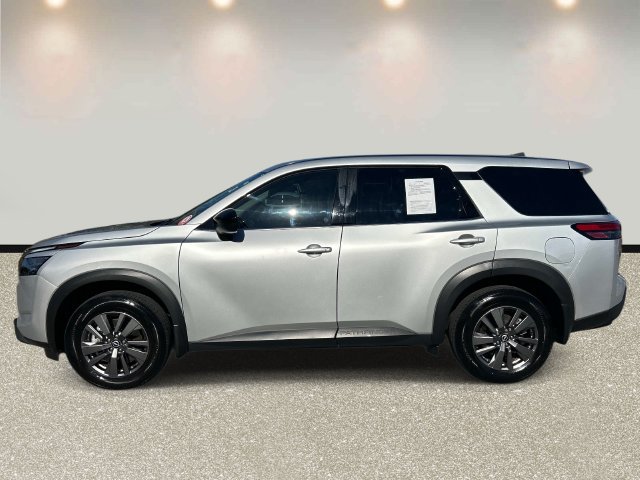 Used 2025 Nissan Pathfinder S FWD image 8