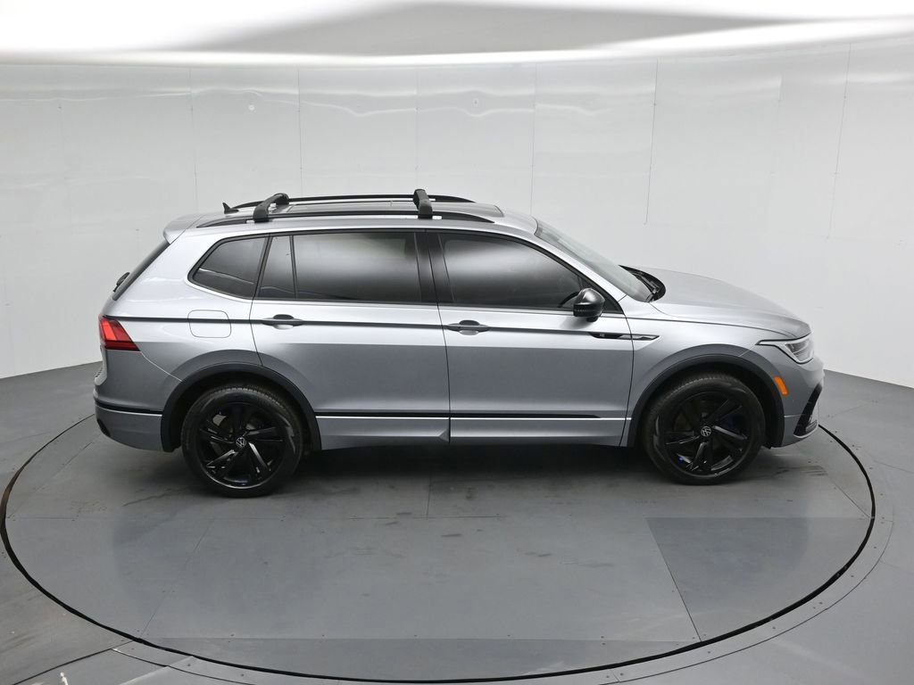 Used 2023 Volkswagen Tiguan SE R-Line FWD image 11