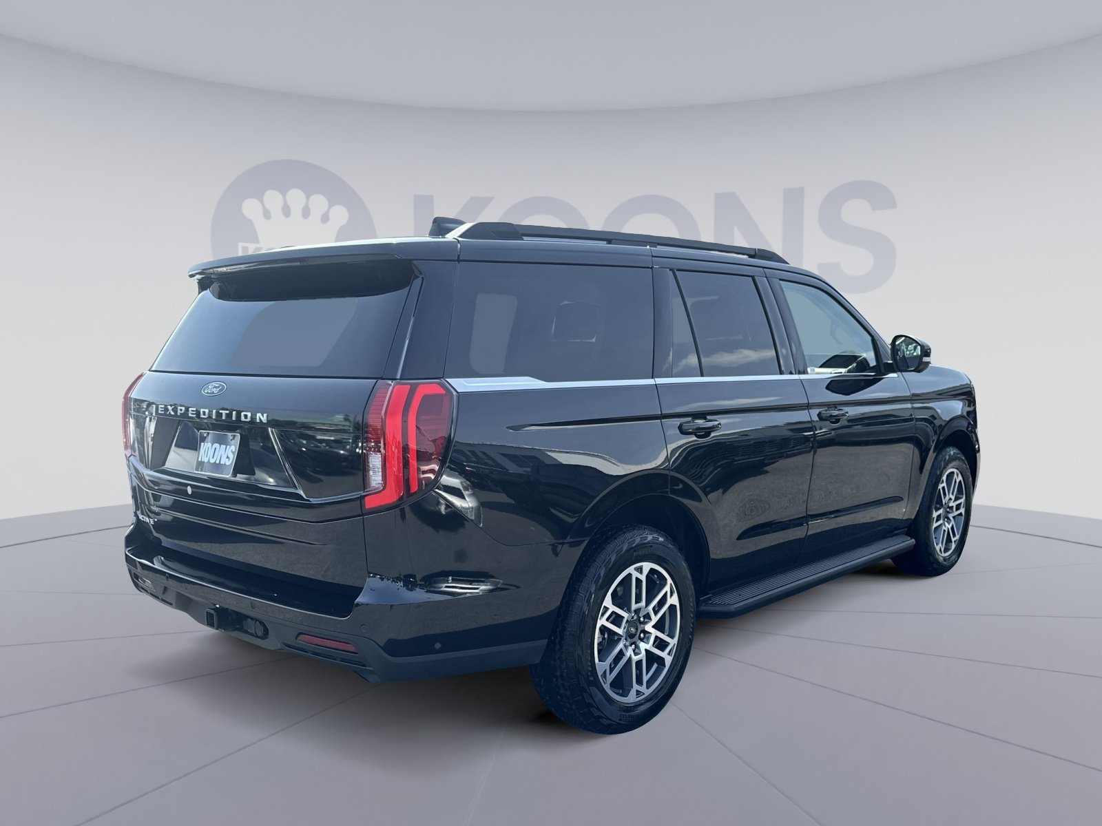 Certified 2025 Ford Expedition Active AWD/4WD image 11