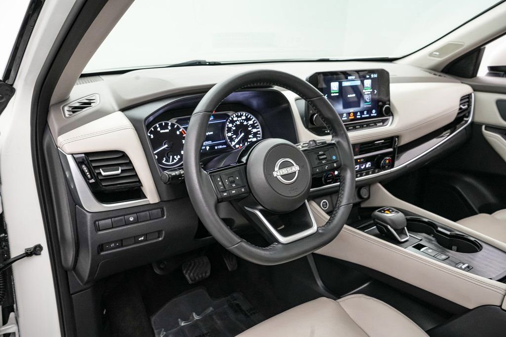 Used 2023 Nissan Rogue SL w/ SL Premium Package image 12