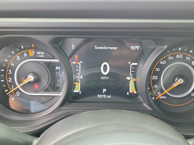 Used 2025 Jeep Gladiator Mojave AWD/4WD image 18
