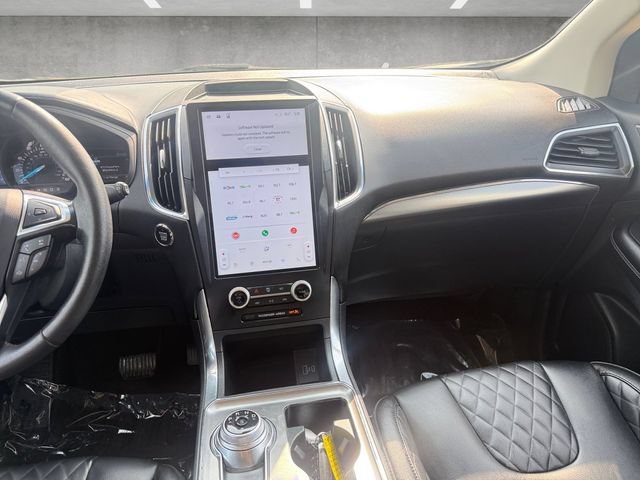 Certified 2024 Ford Edge Titanium AWD/4WD image 4