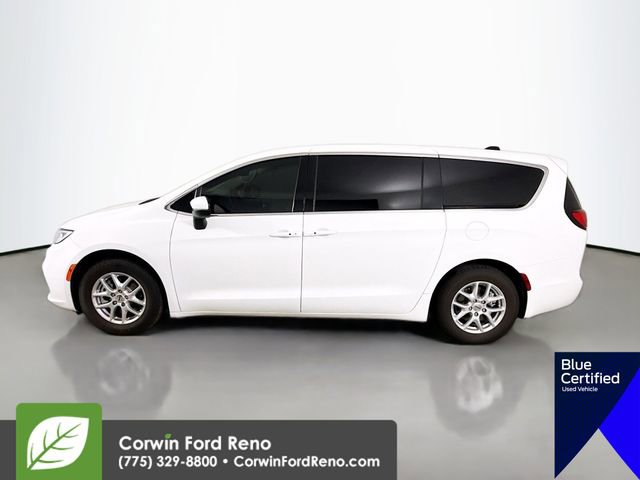 Used 2023 Chrysler Pacifica Touring-L FWD image 4