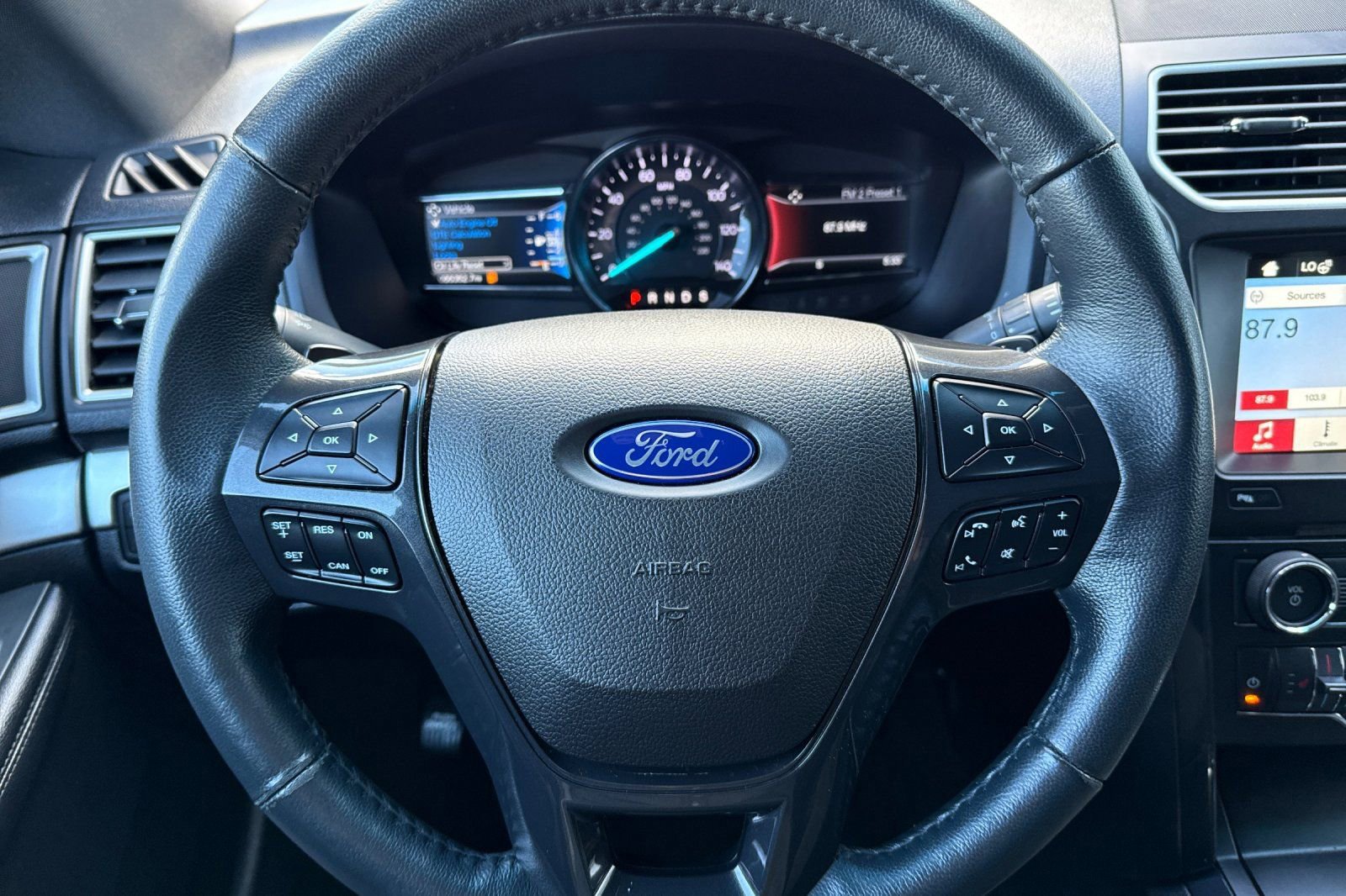 Certified 2017 Ford Explorer XLT w/ Equipment Group 202A image 25