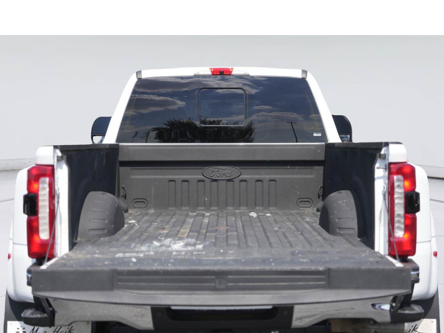 Certified 2023 Ford F450 Lariat w/ Camper Package AWD/4WD image 32