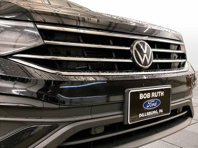 Used 2023 Volkswagen Tiguan SE AWD/4WD image 29