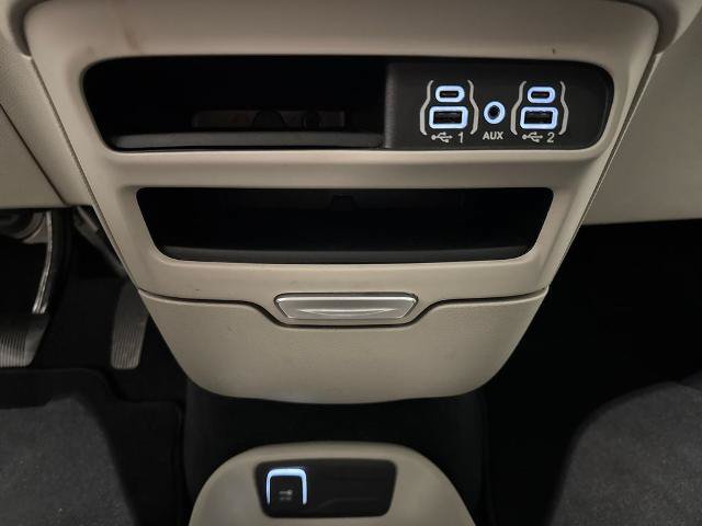Used 2024 Chrysler Pacifica Touring-L FWD image 29