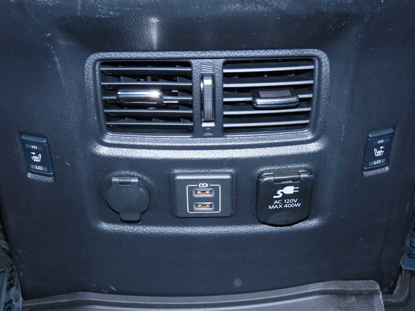 Used 2022 Nissan Titan PRO-4X w/ Pro-4x Convenience Package image 24