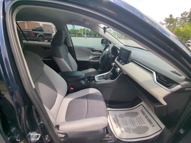 Used 2021 Toyota RAV4 XLE FWD image 25