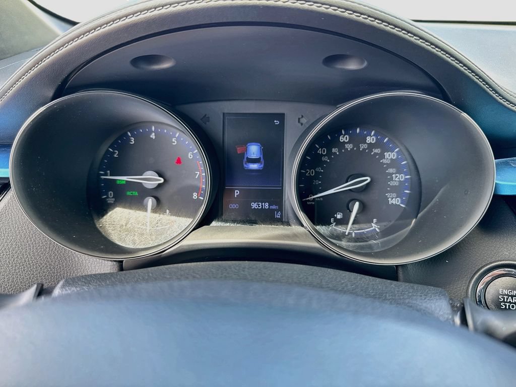 Used 2019 Toyota C-HR XLE FWD image 14