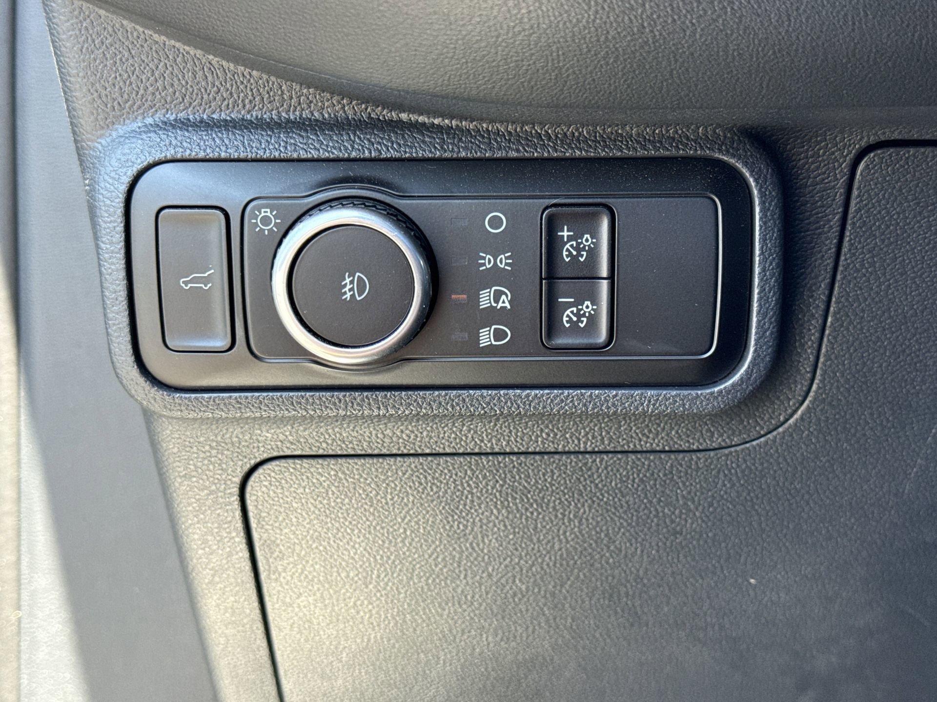 Certified 2025 Ford Explorer ST-Line w/ ST-Line Street Pack image 8