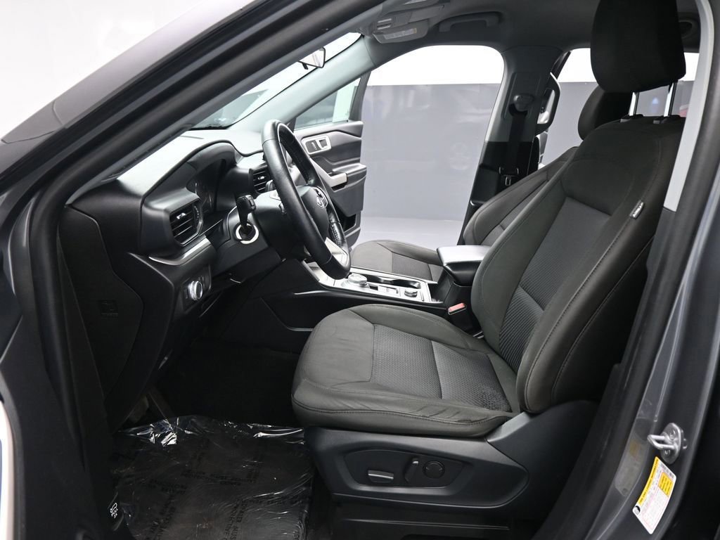 Certified 2022 Ford Explorer XLT w/ Class IV Trailer Tow Package image 38