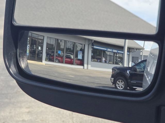 Used 2023 GMC Savana 2500 w/ Driver Convenience Package RWD image 4