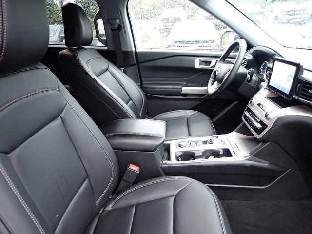 Certified 2023 Ford Explorer XLT w/ Equipment Group 202A image 11