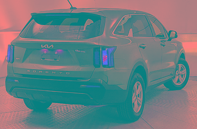 Used 2022 Kia Sorento LX AWD/4WD image 3