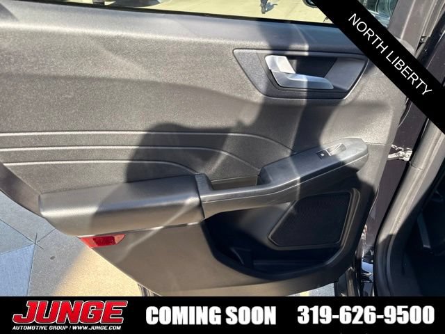 Certified 2023 Ford Escape ST-Line w/ Tech Pack #1 AWD/4WD image 9
