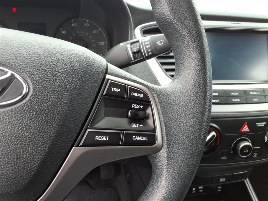 Used 2022 Hyundai Accent SEL image 16