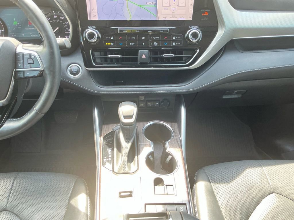 Used 2021 Toyota Highlander Platinum FWD image 20